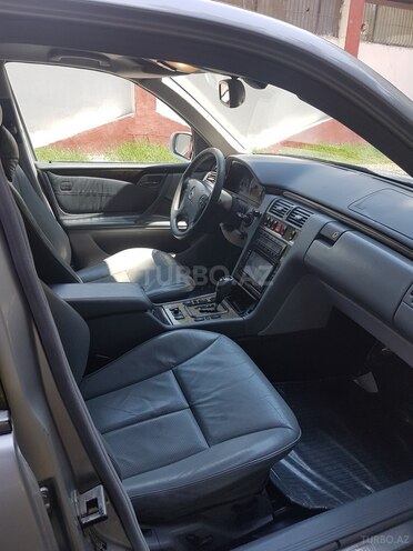 Mercedes E 240 2000, 201,200 km - 2.4 l - Yevlax