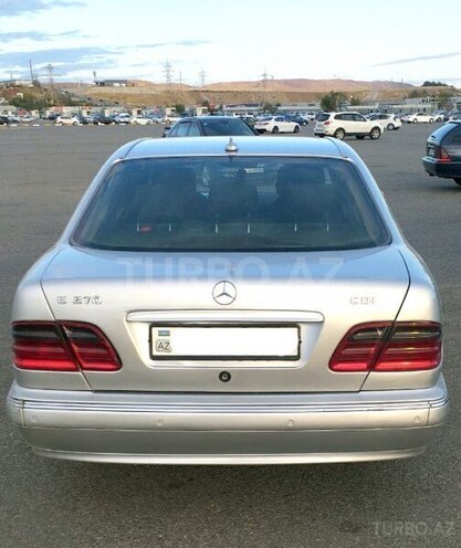 Mercedes E 270 2000, 550,000 km - 2.7 l - Bakı