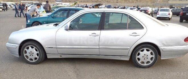 Mercedes E 270 2000, 550,000 km - 2.7 l - Bakı