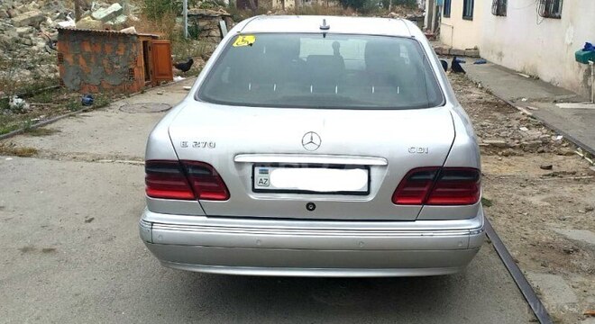 Mercedes E 270 2000, 550,000 km - 2.7 l - Bakı