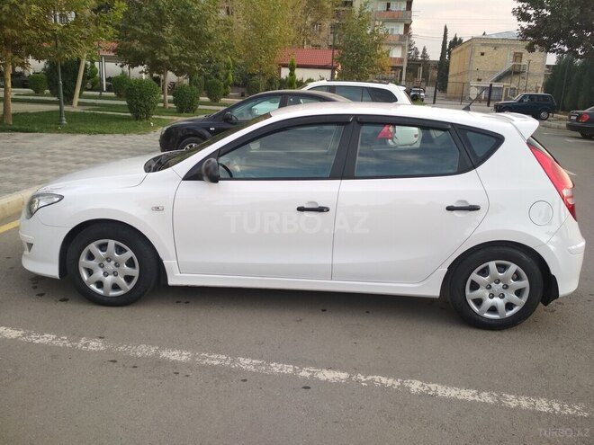 Hyundai i30 2011, 157,000 km - 1.6 л - Gəncə