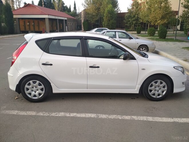 Hyundai i30 2011, 157,000 km - 1.6 л - Gəncə