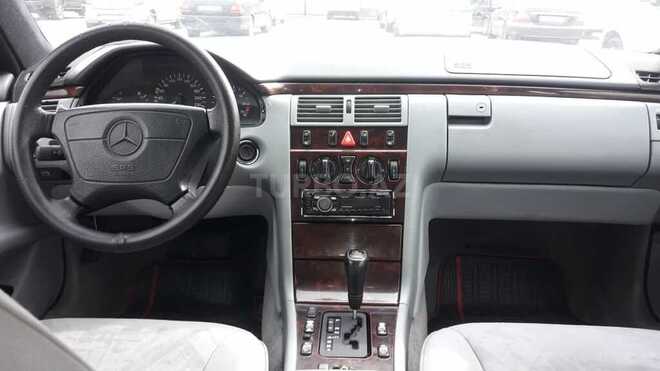 Mercedes E 240 1998, 404,645 km - 2.4 l - Bakı