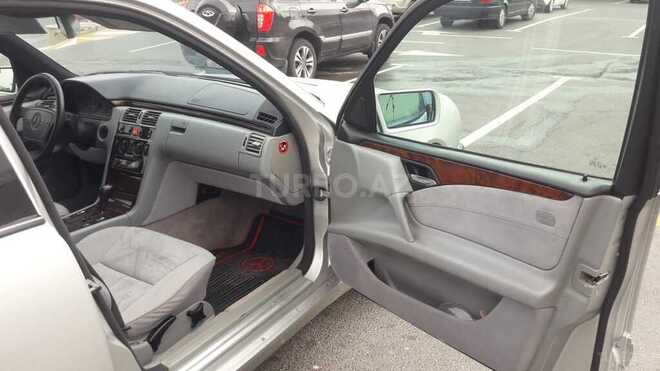 Mercedes E 240 1998, 404,645 km - 2.4 l - Bakı