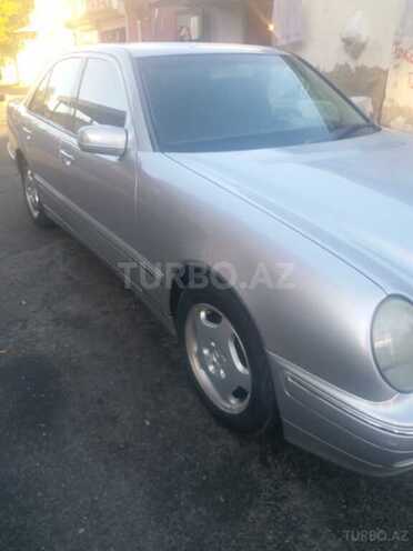 Mercedes E 220 2000, 245,000 km - 2.2 l - Bakı