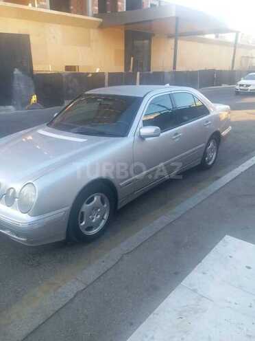 Mercedes E 220 2000, 245,000 km - 2.2 l - Bakı