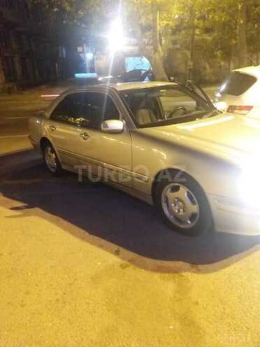 Mercedes E 220 2000, 245,000 km - 2.2 l - Bakı