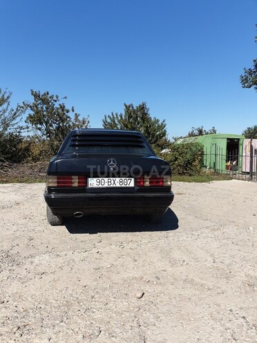 Mercedes 190 1989, 380,000 km - 2.0 l - Xudat