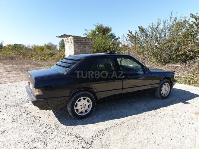Mercedes 190 1989, 380,000 km - 2.0 l - Xudat