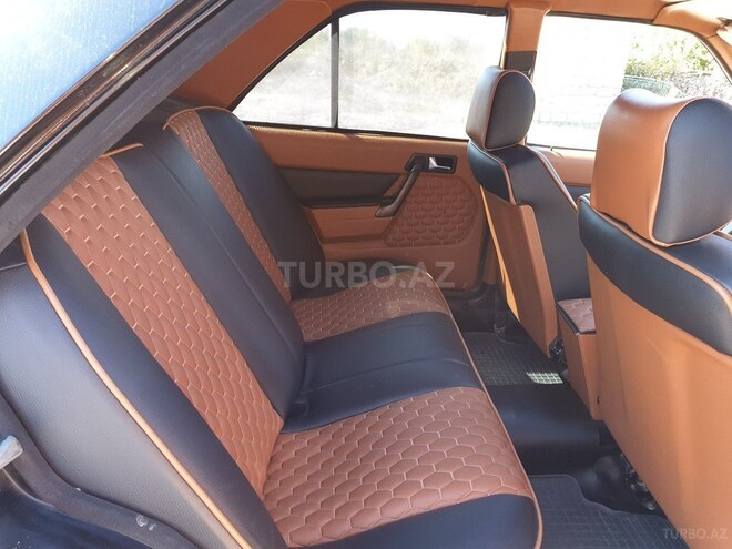 Mercedes 190 1989, 380,000 km - 2.0 l - Xudat