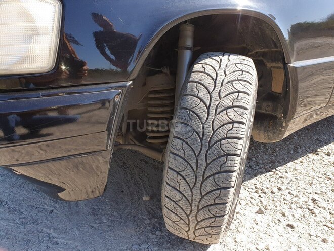 Mercedes 190 1989, 380,000 km - 2.0 l - Xudat