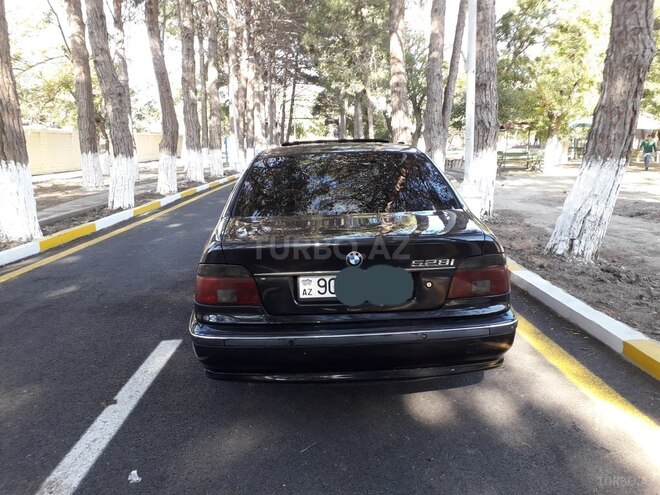 BMW 528 2000, 289,300 km - 2.8 l - Sumqayıt
