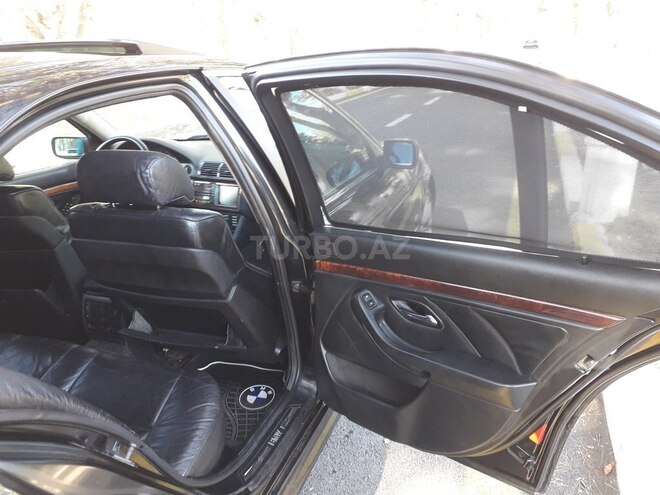 BMW 528 2000, 289,300 km - 2.8 l - Sumqayıt