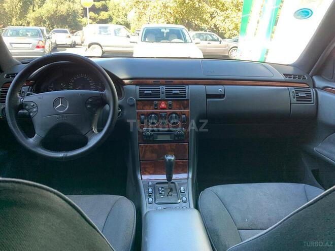 Mercedes E 220 1999, 277,000 km - 2.2 л - Bakı