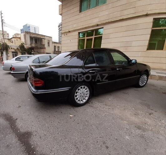 Mercedes E 220 1999, 277,000 km - 2.2 л - Bakı