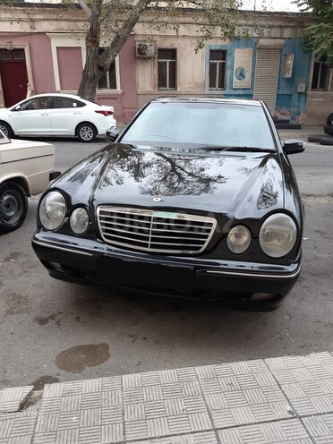 Mercedes E 220 1999, 277,000 km - 2.2 л - Bakı