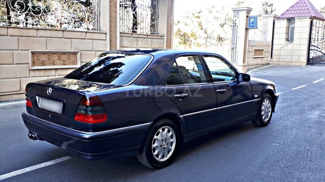 Mercedes C 180 2000, 320,000 km - 1.8 л - Bakı