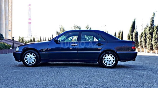 Mercedes C 180 2000, 320,000 km - 1.8 л - Bakı