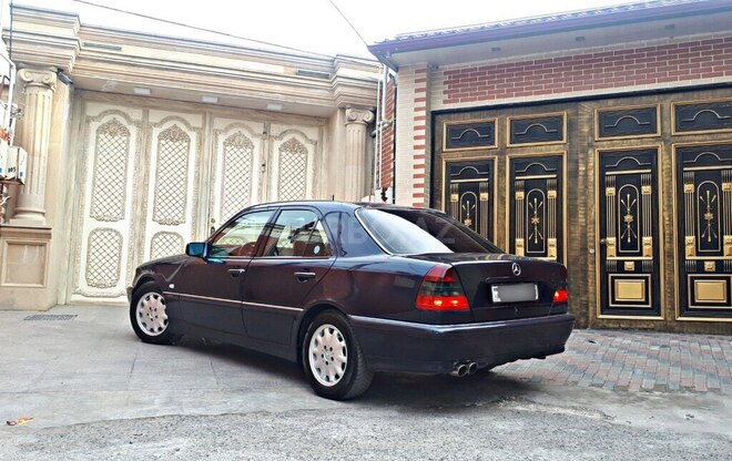 Mercedes C 180 2000, 320,000 km - 1.8 л - Bakı