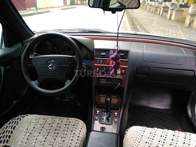 Mercedes C 200 1995, 315,000 km - 2.0 л - Qusar