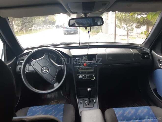Mercedes C 220 2000, 278,000 km - 2.2 l - Bakı