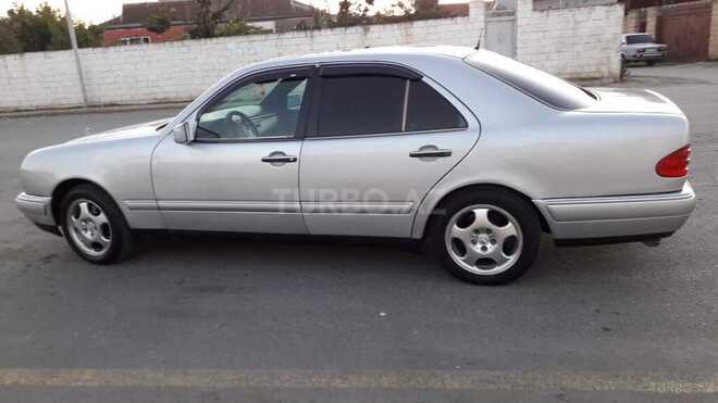 Mercedes E 320 1999, 310,000 km - 3.2 l - Beyləqan