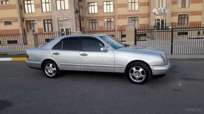 Mercedes E 320 1999, 310,000 km - 3.2 l - Beyləqan