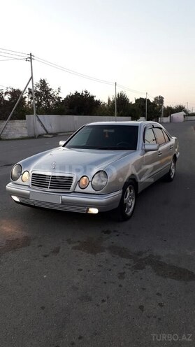 Mercedes E 320 1999, 310,000 km - 3.2 l - Beyləqan