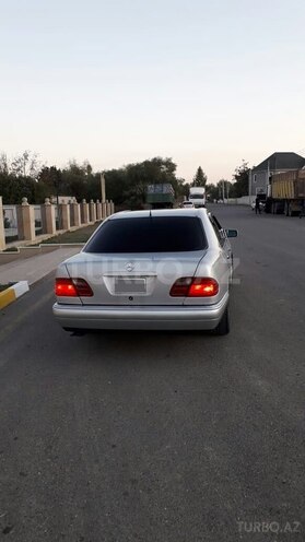 Mercedes E 320 1999, 310,000 km - 3.2 l - Beyləqan