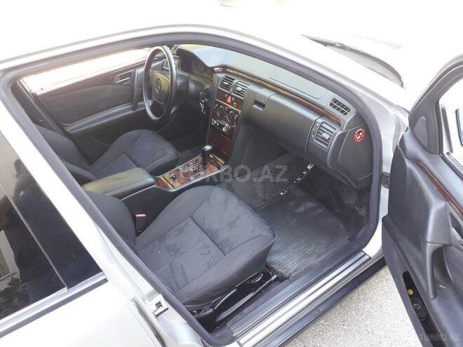 Mercedes E 240 1998, 302,125 km - 2.4 l - Sumqayıt