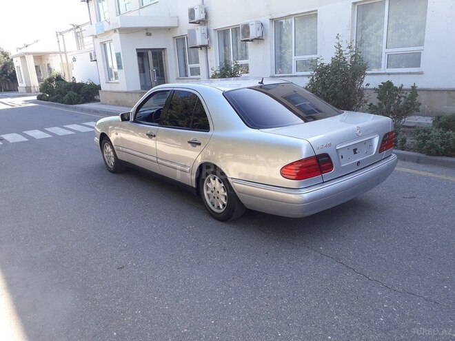 Mercedes E 240 1998, 302,125 km - 2.4 l - Sumqayıt