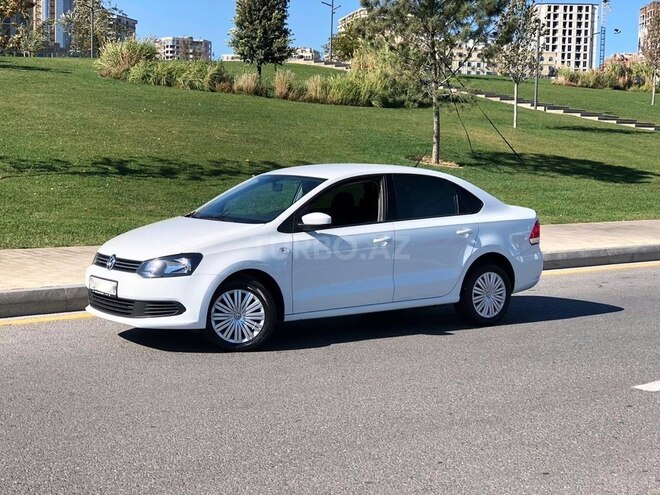 Volkswagen Polo 2015, 49,000 km - 1.6 l - Bakı