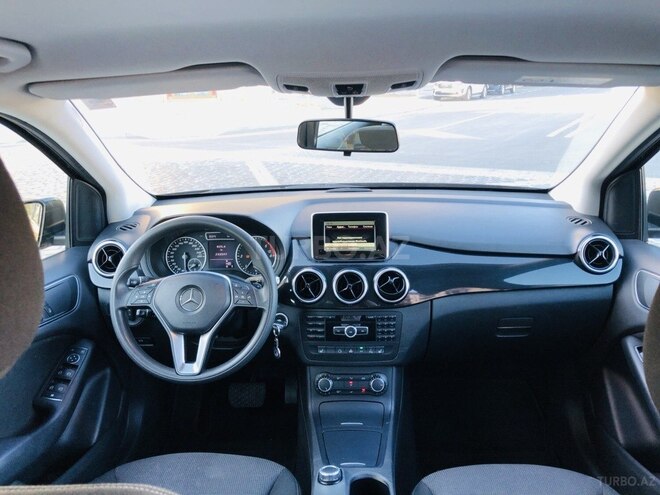 Mercedes B 180 2014, 233,000 km - 1.5 l - Bakı