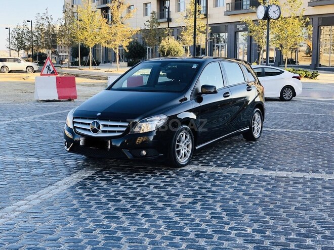 Mercedes B 180 2014, 233,000 km - 1.5 l - Bakı
