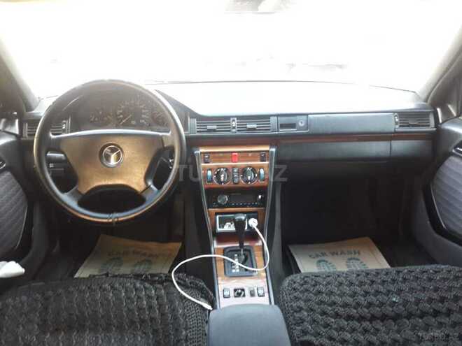 Mercedes E 220 1992, 365,652 km - 2.2 l - Bakı
