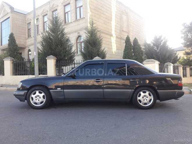 Mercedes E 220 1992, 365,652 km - 2.2 l - Bakı