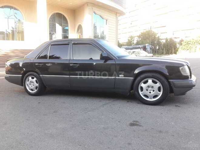 Mercedes E 220 1992, 365,652 km - 2.2 l - Bakı