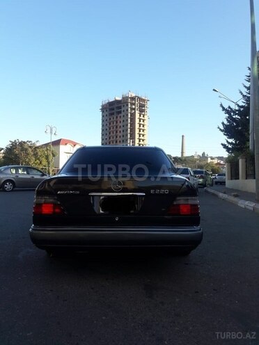 Mercedes E 220 1992, 365,652 km - 2.2 l - Bakı
