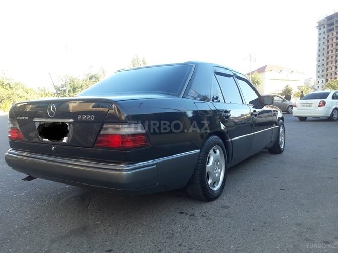 Mercedes E 220 1992, 365,652 km - 2.2 l - Bakı