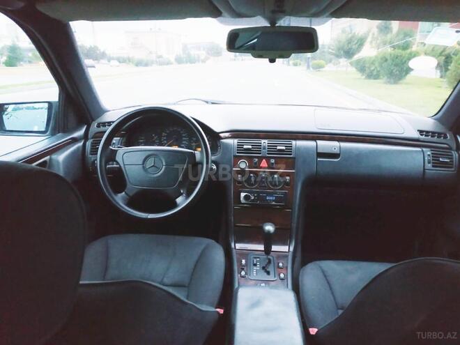 Mercedes E 230 1996, 260,000 km - 2.3 l - Sumqayıt