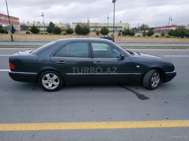 Mercedes E 230 1996, 260,000 km - 2.3 l - Sumqayıt