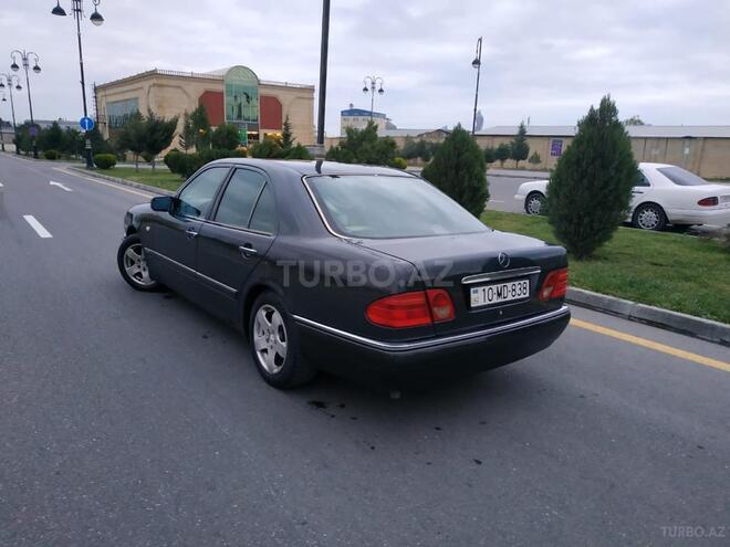 Mercedes E 230 1996, 260,000 km - 2.3 l - Sumqayıt