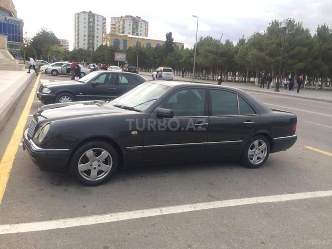Mercedes E 230 1996, 260,000 km - 2.3 l - Sumqayıt