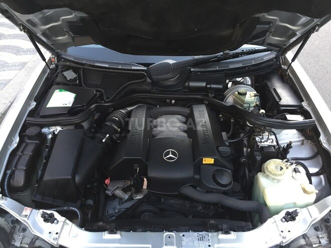 Mercedes E 320 2000, 199,000 km - 3.2 l - Bakı