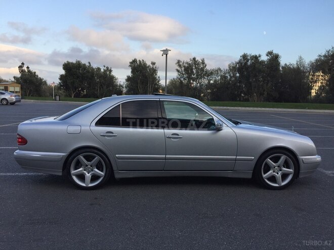 Mercedes E 320 2000, 199,000 km - 3.2 l - Bakı