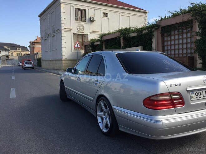 Mercedes E 320 2000, 199,000 km - 3.2 l - Bakı