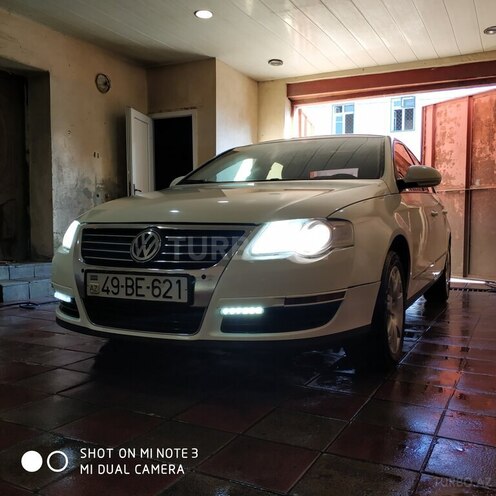 Volkswagen Passat 2006, 215,000 km - 2.0 l - Bakı
