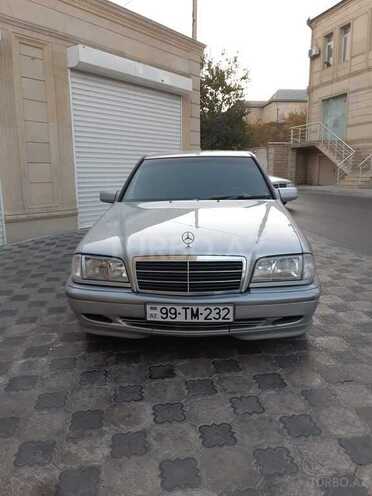 Mercedes C 220 2000, 323,000 km - 2.2 l - Bakı