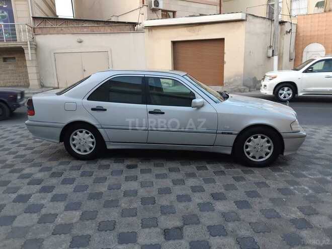 Mercedes C 220 2000, 323,000 km - 2.2 l - Bakı