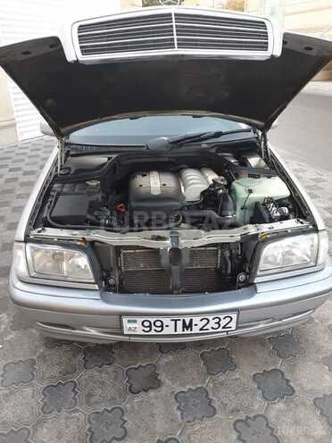 Mercedes C 220 2000, 323,000 km - 2.2 l - Bakı